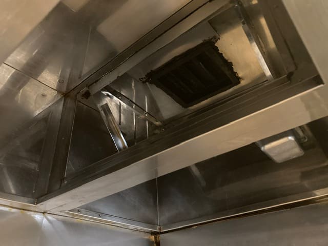 居酒屋チェーン店 厨房換気扇清掃② 施工後